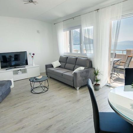 Apartmani Ticinovic Omis Exterior photo
