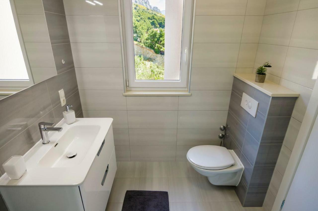 Apartmani Ticinovic Omis Exterior photo